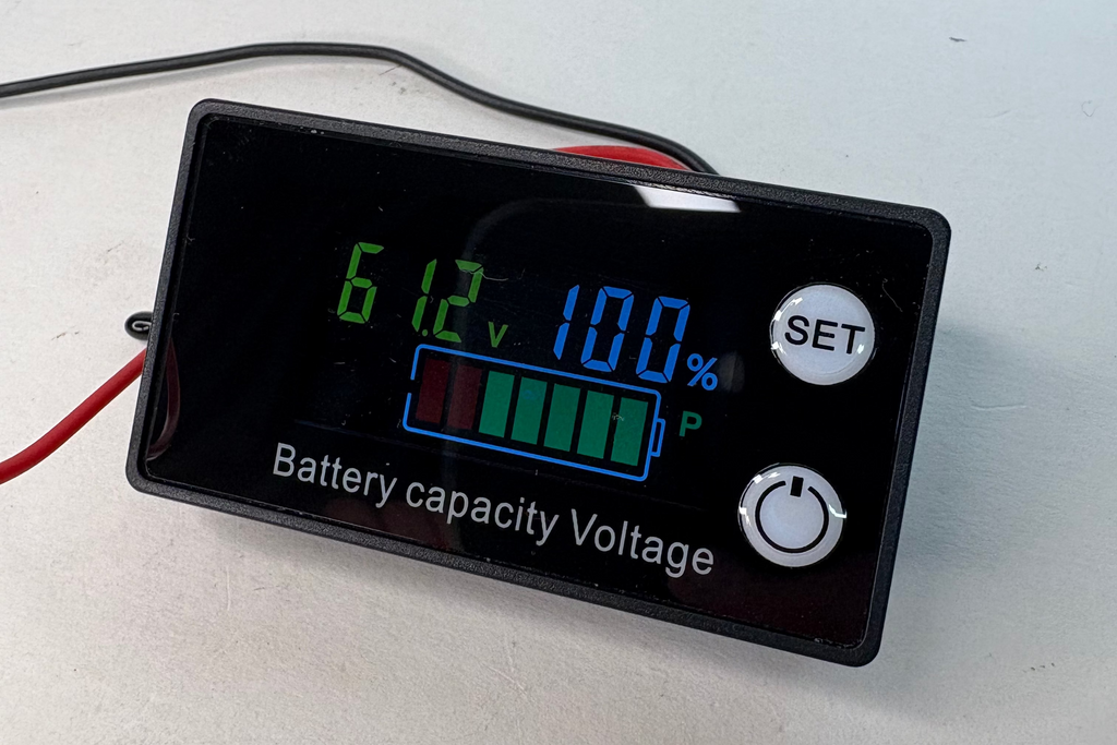 FARDRIVER plug-in-play voltage display kit